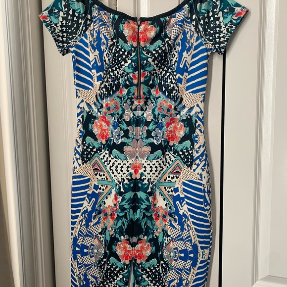 Off Shoulder Multi Color Dress. Size L - Picture 3 of 3